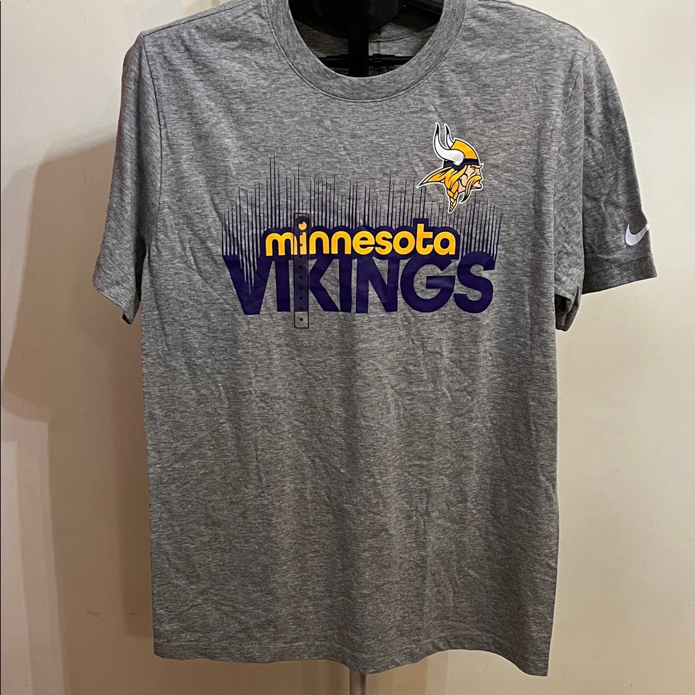 NWT Nike Minnesota Vikings T-Shirt